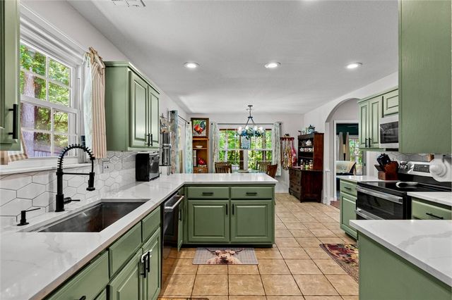 25 Overton Drive, Bella Vista, AR 72714