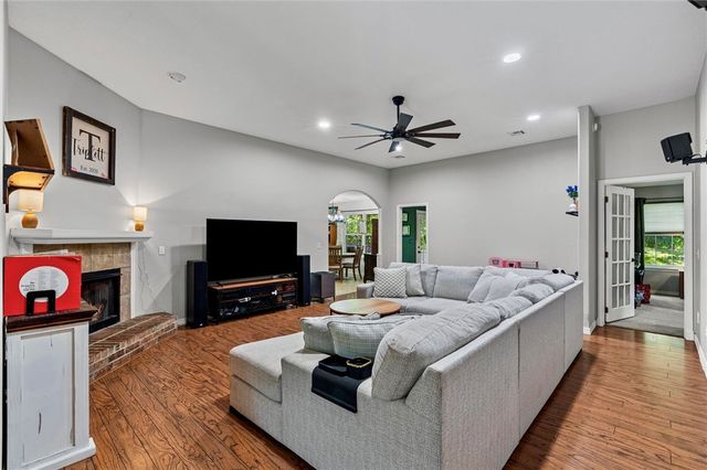 25 Overton Drive, Bella Vista, AR 72714