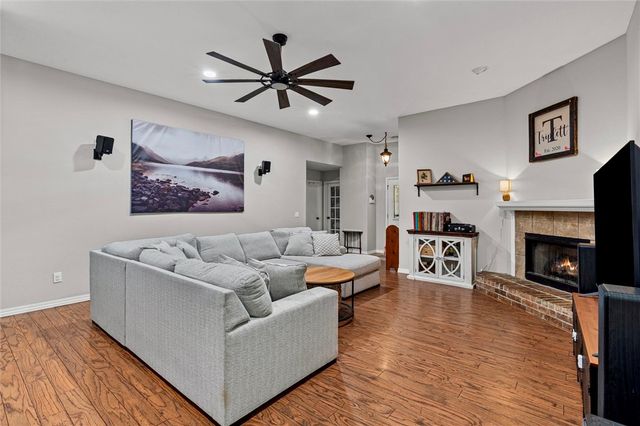 25 Overton Drive, Bella Vista, AR 72714