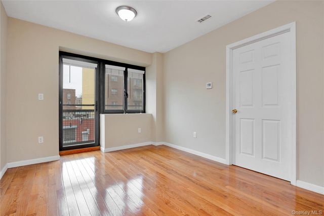172-18 Jamaica Avenue, Jamaica, NY 11432