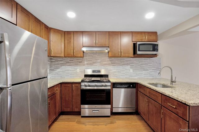 172-18 Jamaica Avenue, Jamaica, NY 11432