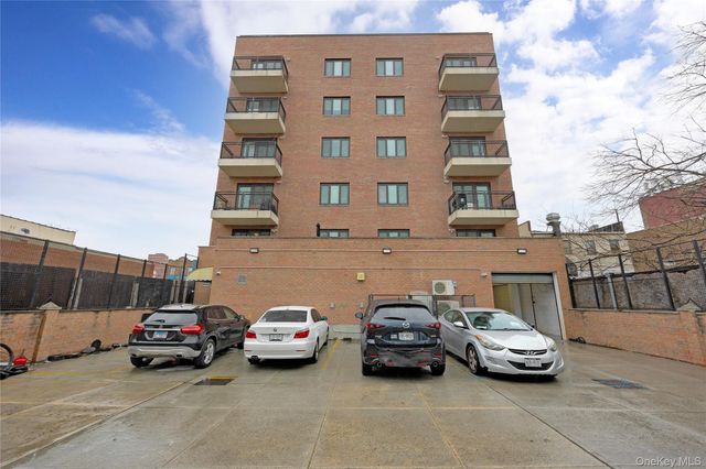 172-18 Jamaica Avenue, Jamaica, NY 11432