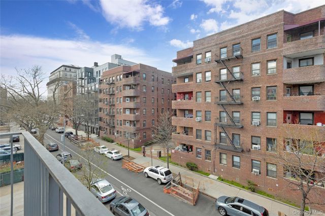 172-18 Jamaica Avenue, Jamaica, NY 11432
