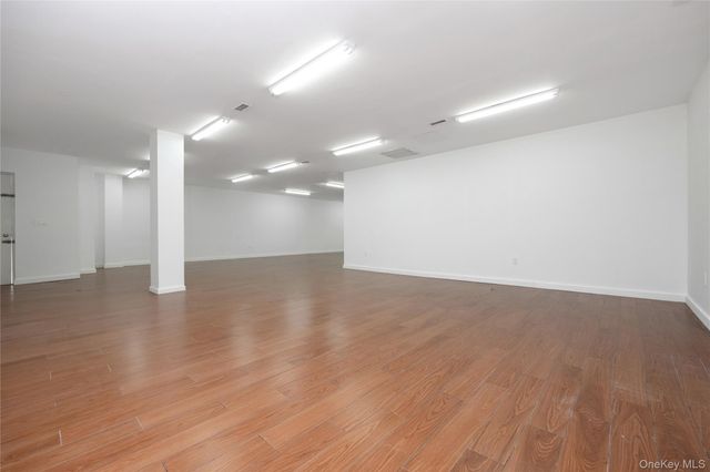 172-18 Jamaica Avenue, Jamaica, NY 11432
