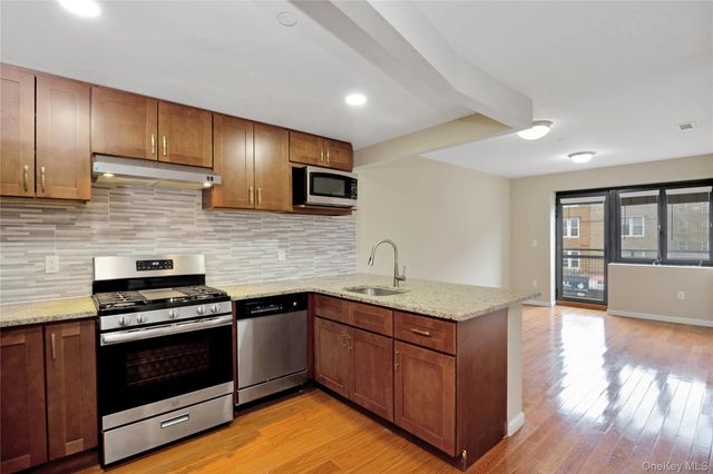 172-18 Jamaica Avenue, Jamaica, NY 11432