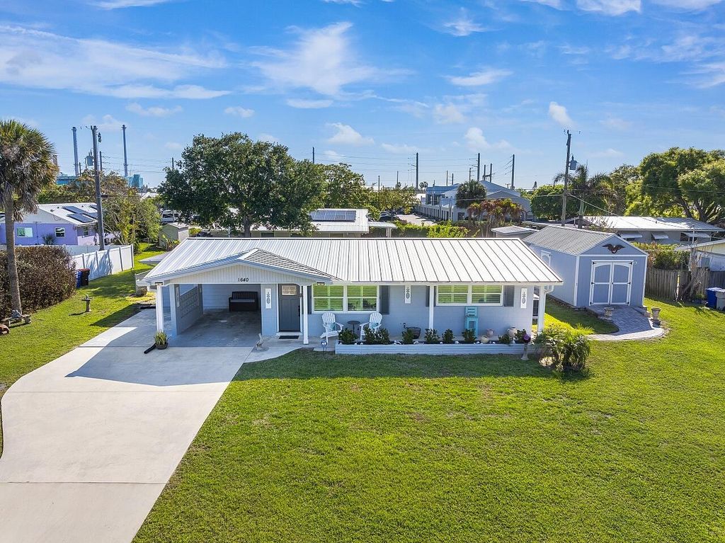 1640 4th Avenue, Vero Beach, FL 32960