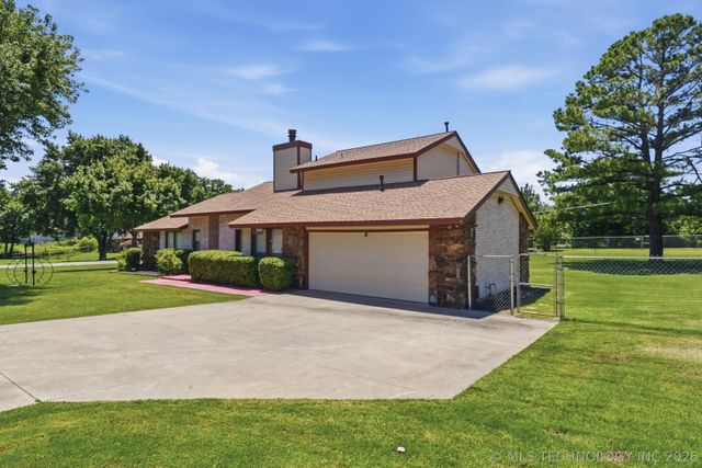 11716 S Ash Street, Jenks, OK 74037