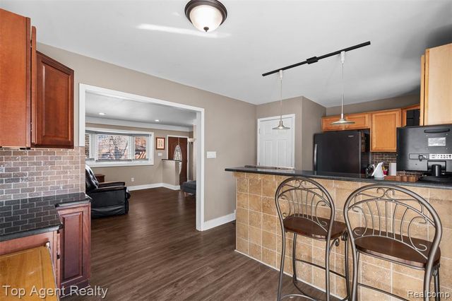 21018 Saint Gertrude Street, Saint Clair Shores, MI 48081