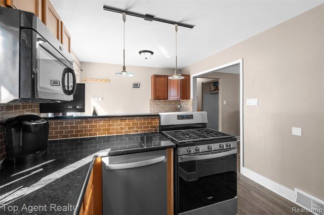 21018 Saint Gertrude Street, Saint Clair Shores, MI 48081