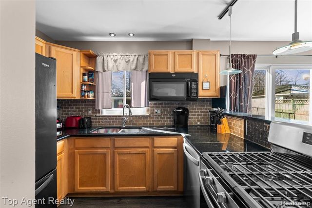 21018 Saint Gertrude Street, Saint Clair Shores, MI 48081