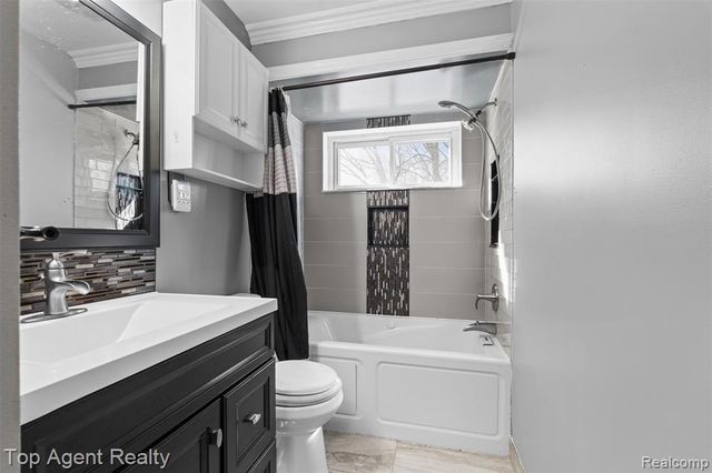 21018 Saint Gertrude Street, Saint Clair Shores, MI 48081