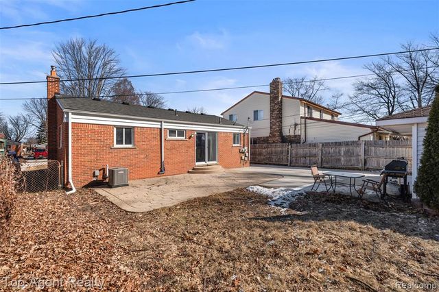 21018 Saint Gertrude Street, Saint Clair Shores, MI 48081