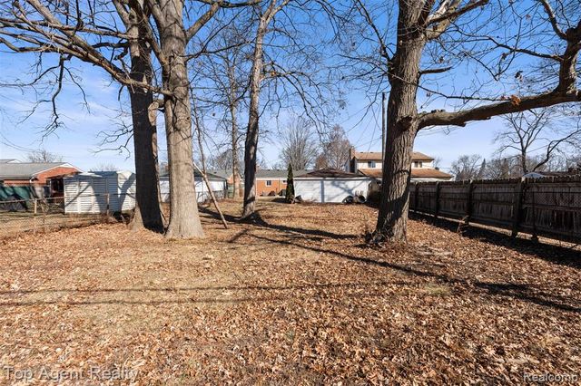 21018 Saint Gertrude Street, Saint Clair Shores, MI 48081