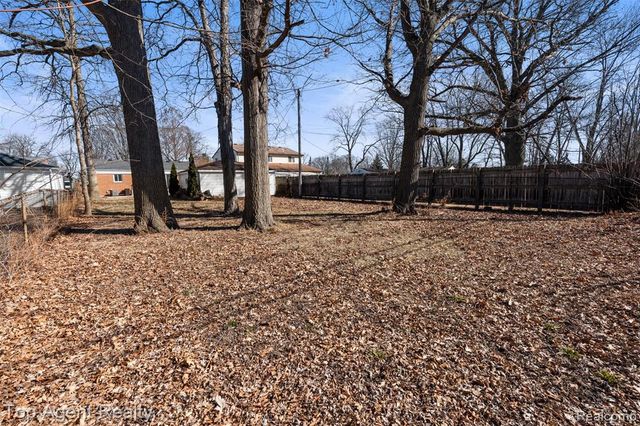 21018 Saint Gertrude Street, Saint Clair Shores, MI 48081