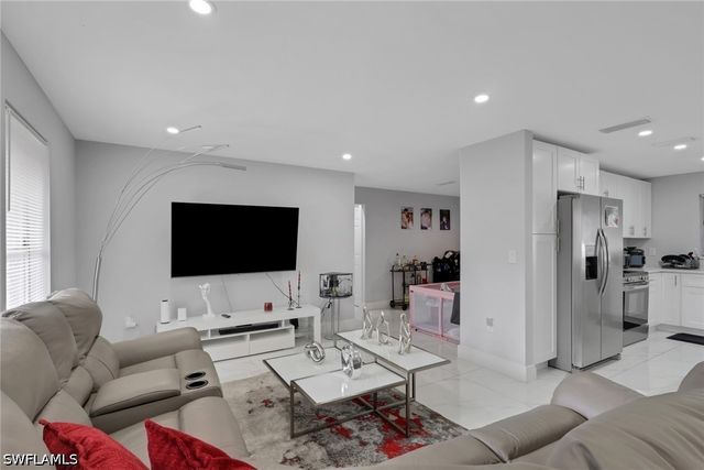 2025 49th TER SW, Naples, FL 34116