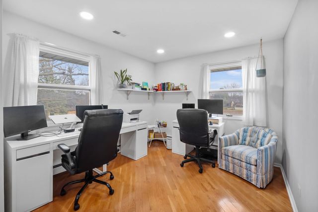 23 S Wildwood Drive, Prospect Heights, IL 60070