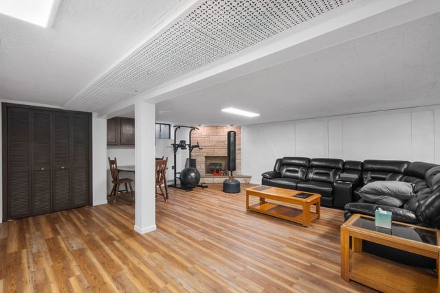 23 S Wildwood Drive, Prospect Heights, IL 60070