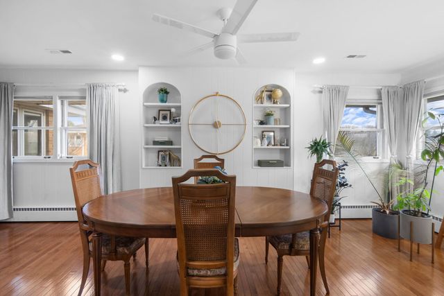 23 S Wildwood Drive, Prospect Heights, IL 60070