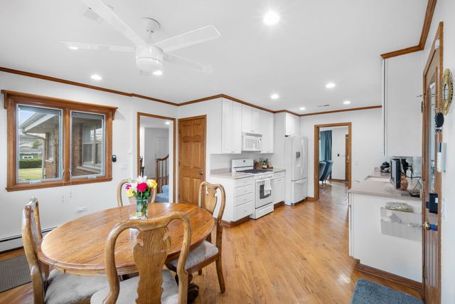 23 S Wildwood Drive, Prospect Heights, IL 60070