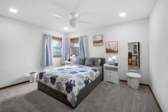 23 S Wildwood Drive, Prospect Heights, IL 60070