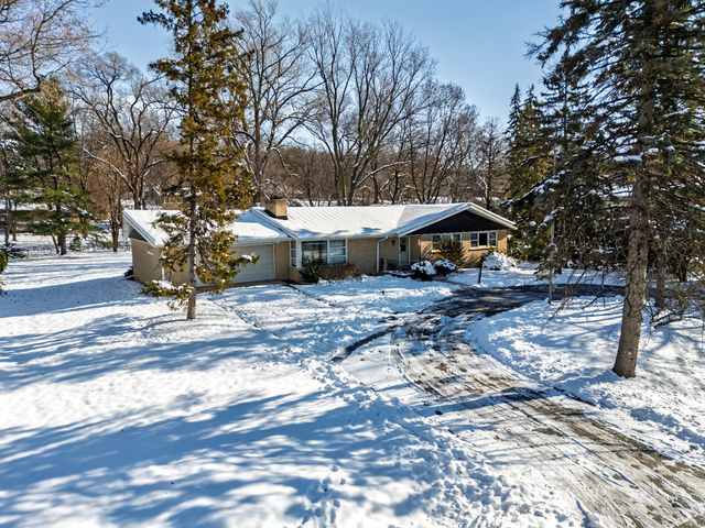 6325 Keokuk Road, Indian Head Park, IL 60525