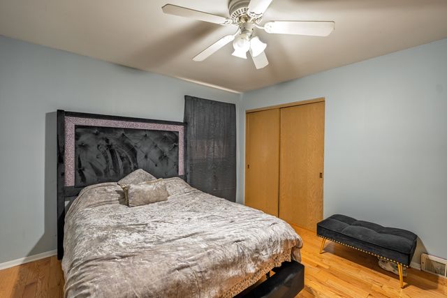 6325 Keokuk Road, Indian Head Park, IL 60525