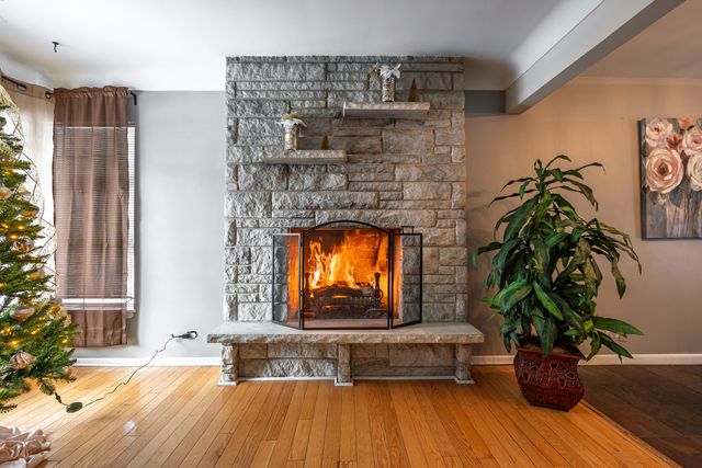 6325 Keokuk Road, Indian Head Park, IL 60525