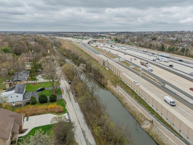 6325 Keokuk Road, Indian Head Park, IL 60525