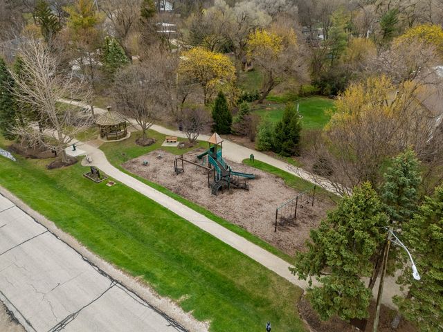 6325 Keokuk Road, Indian Head Park, IL 60525