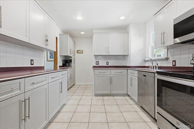 53 Larch Avenue, Floral Park, NY 11001