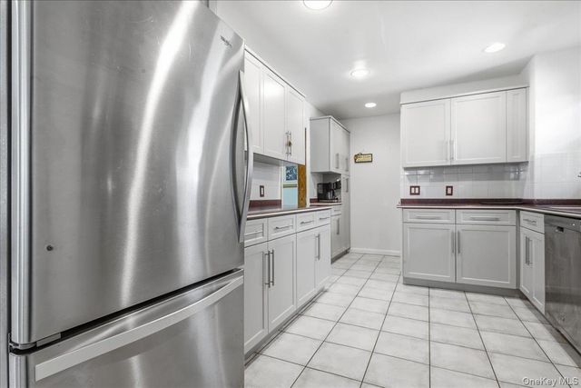 53 Larch Avenue, Floral Park, NY 11001