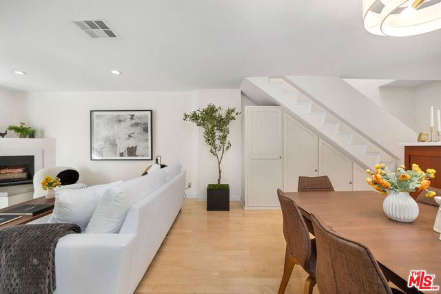 11650 Mayfield Avenue 3, Los Angeles, CA 90049