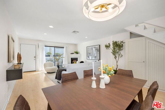 11650 Mayfield Avenue 3, Los Angeles, CA 90049