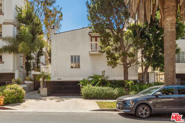 11650 Mayfield Avenue 3, Los Angeles, CA 90049