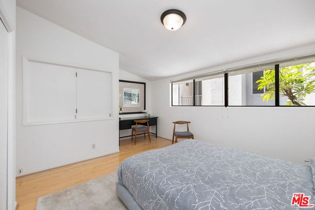 11650 Mayfield Avenue 3, Los Angeles, CA 90049