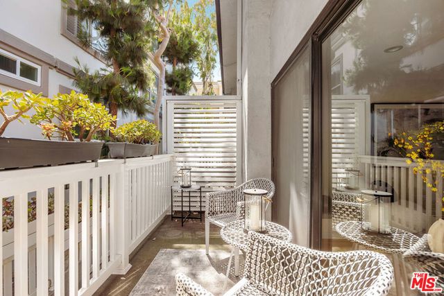 11650 Mayfield Avenue 3, Los Angeles, CA 90049