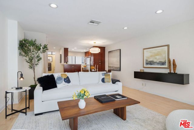 11650 Mayfield Avenue 3, Los Angeles, CA 90049