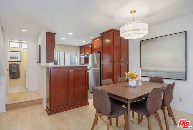 11650 Mayfield Avenue 3, Los Angeles, CA 90049