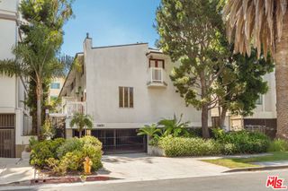 11650 Mayfield Avenue 3, Los Angeles, CA 90049