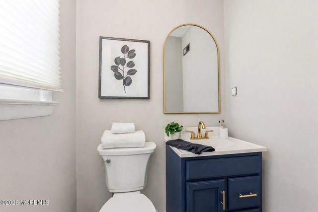 20 Surrey Drive, Hazlet, NJ 07730