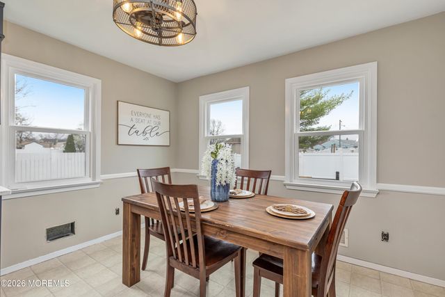 20 Surrey Drive, Hazlet, NJ 07730