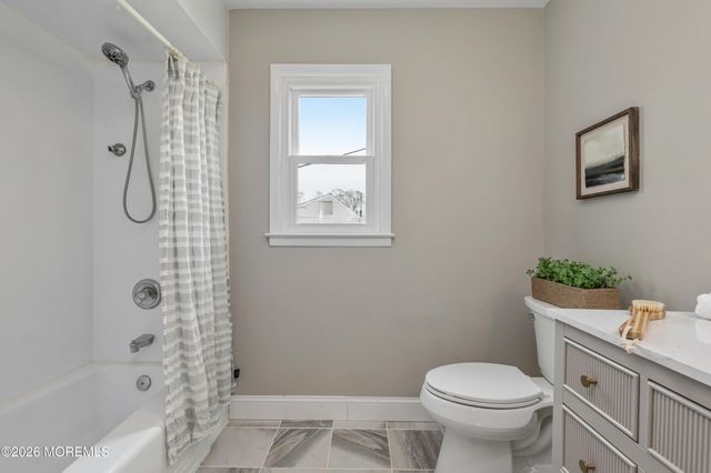 20 Surrey Drive, Hazlet, NJ 07730