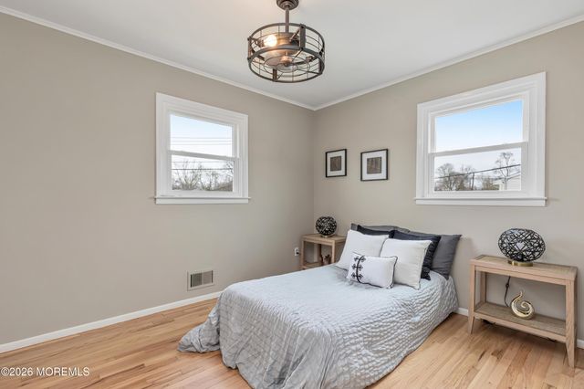 20 Surrey Drive, Hazlet, NJ 07730