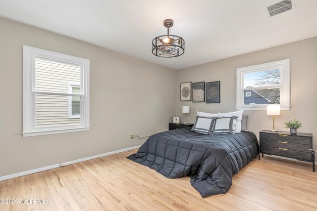 20 Surrey Drive, Hazlet, NJ 07730