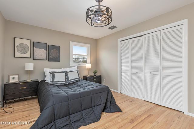 20 Surrey Drive, Hazlet, NJ 07730