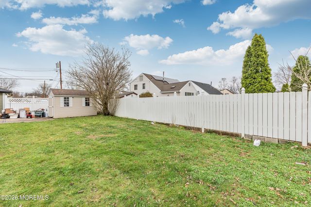 20 Surrey Drive, Hazlet, NJ 07730