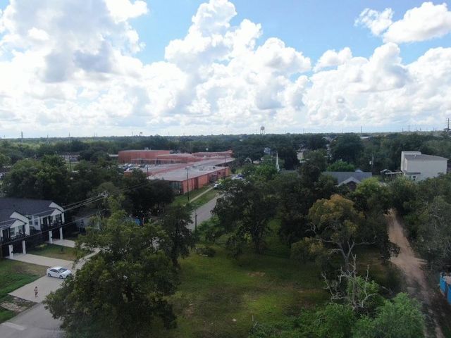 204 3rd Street, Rosenberg, TX 77471