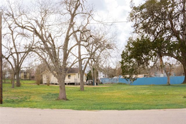 204 3rd Street, Rosenberg, TX 77471