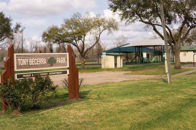 204 3rd Street, Rosenberg, TX 77471