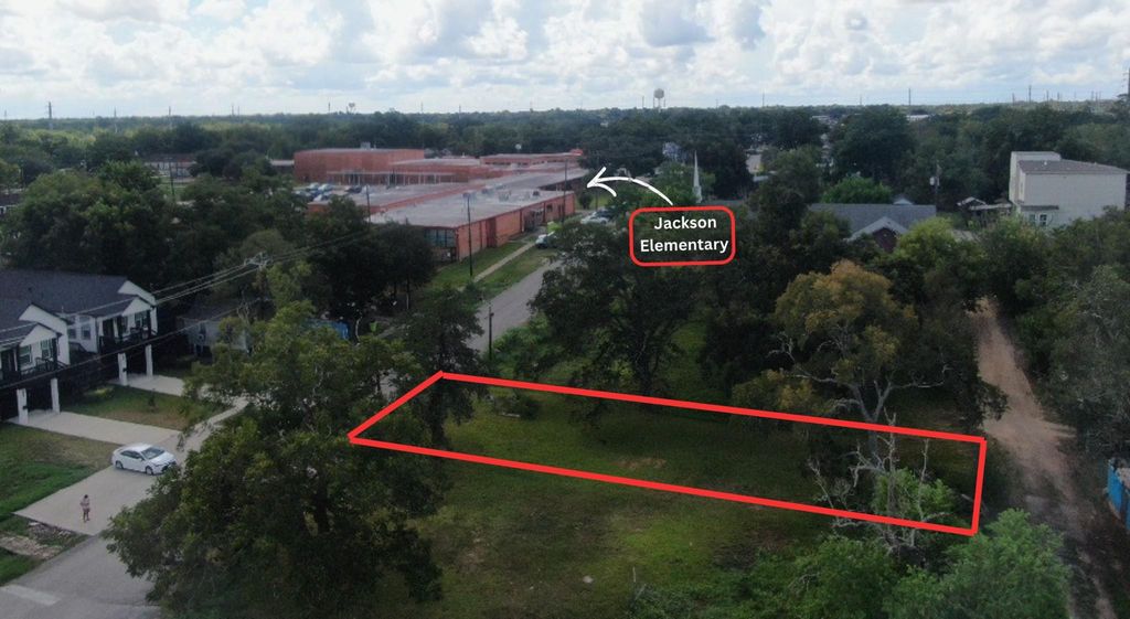 204 3rd Street, Rosenberg, TX 77471